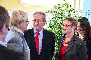 Christian Ude nimmt sich Zeit für ein Gespräch mit Susanne Kastner und Sabine Dittmar.